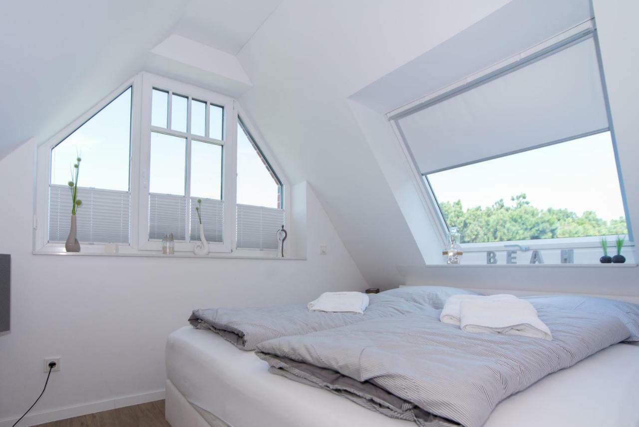 Apartment Living-art *